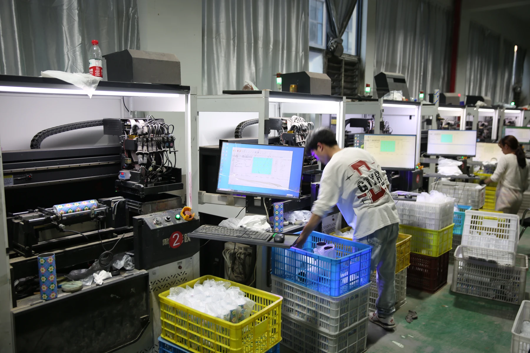 Drinkware decoration equipment and production workstations
